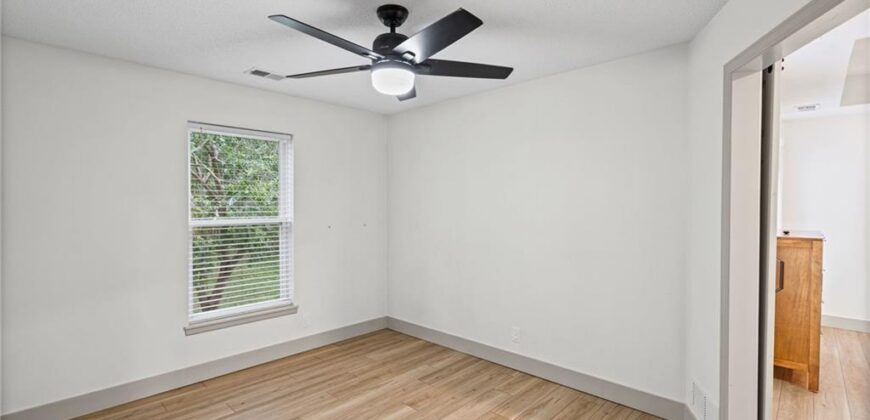 1714 NW 57th Court, Kansas City, MO 64151