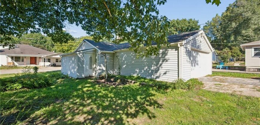 126 S Fairview Avenue, Liberty, MO 64068