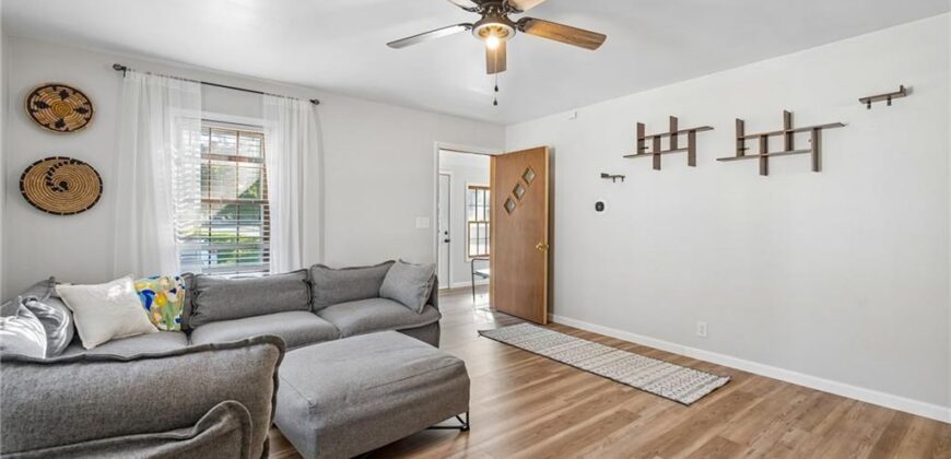 126 S Fairview Avenue, Liberty, MO 64068