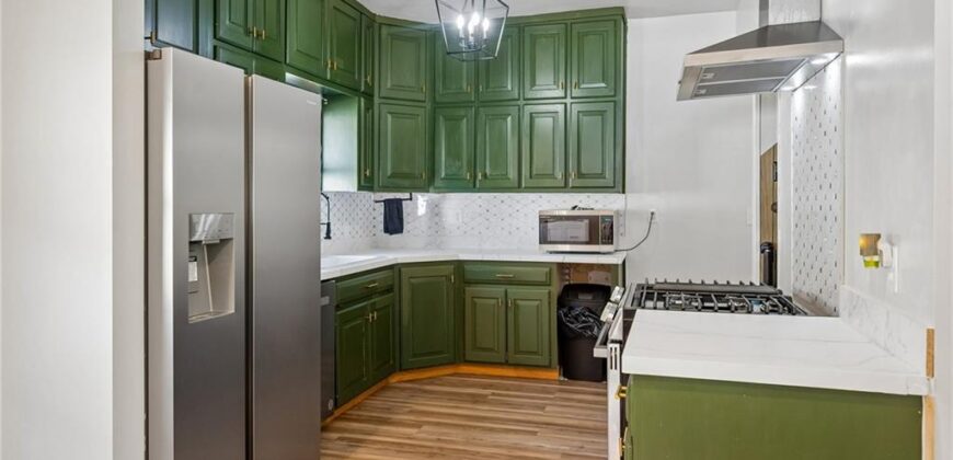 126 S Fairview Avenue, Liberty, MO 64068