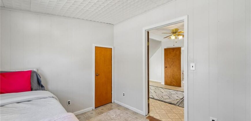 126 S Fairview Avenue, Liberty, MO 64068