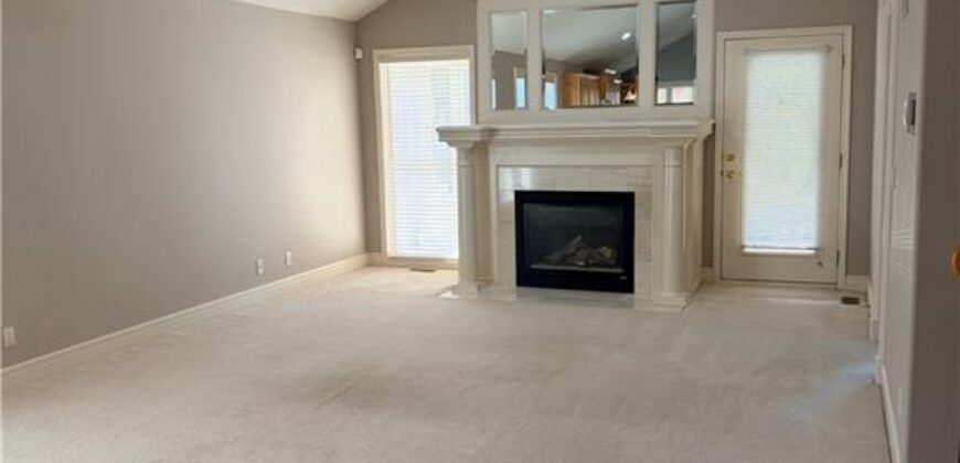 7910 N Locust Street, Kansas City, MO 64118