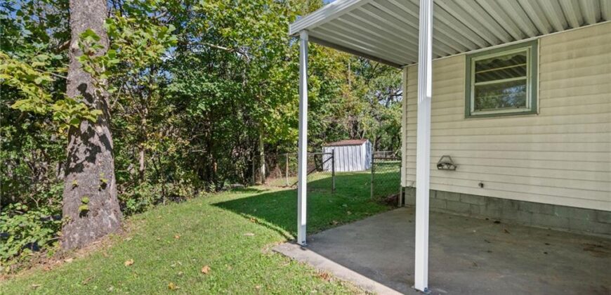8108 9 Highway, Kansas City, MO 64152