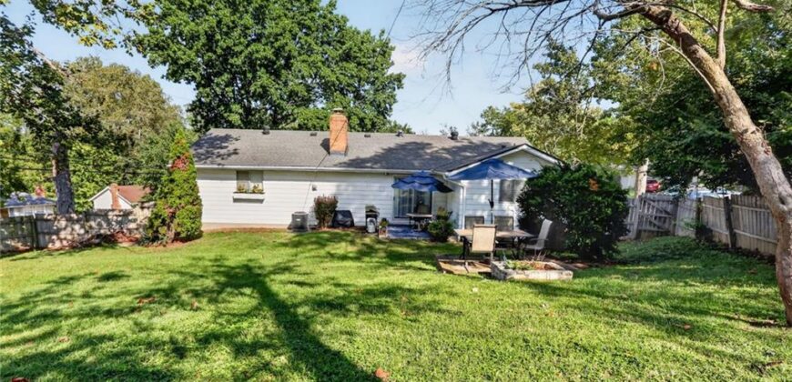 305 NW 60th Terrace, Kansas City, MO 64118
