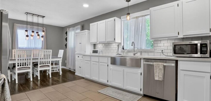 305 NW 60th Terrace, Kansas City, MO 64118