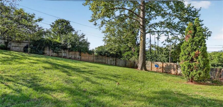 305 NW 60th Terrace, Kansas City, MO 64118