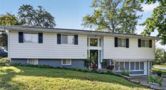 305 NW 60th Terrace, Kansas City, MO 64118