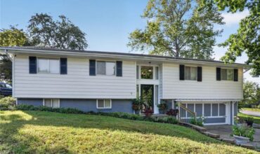 305 NW 60th Terrace, Kansas City, MO 64118