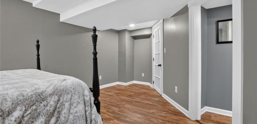 305 NW 60th Terrace, Kansas City, MO 64118
