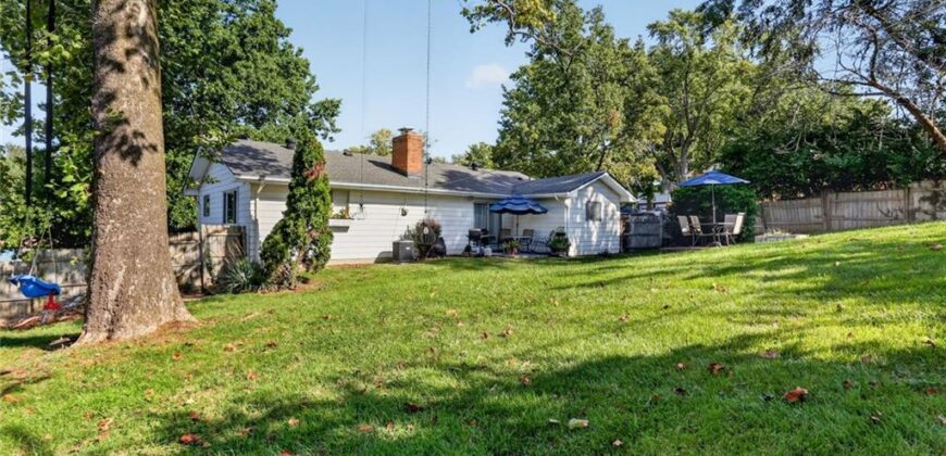 305 NW 60th Terrace, Kansas City, MO 64118