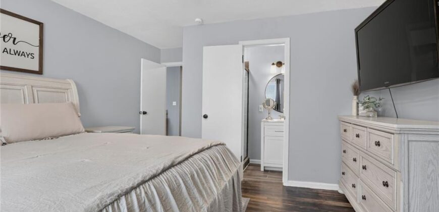 305 NW 60th Terrace, Kansas City, MO 64118