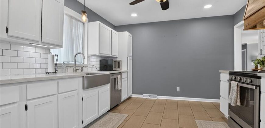305 NW 60th Terrace, Kansas City, MO 64118