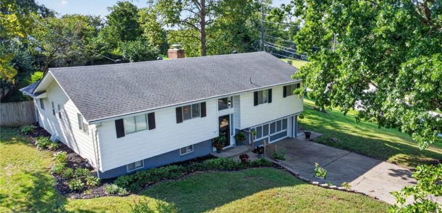 305 NW 60th Terrace, Kansas City, MO 64118
