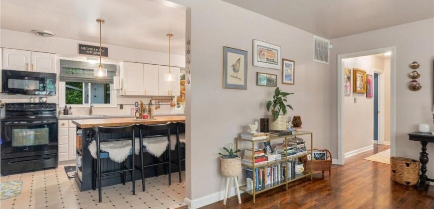 5329 N MICHIGAN Avenue, Kansas City, MO 64118