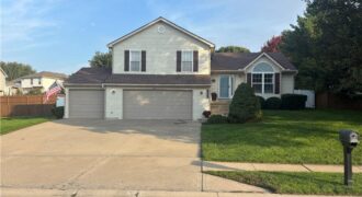 1304 NE 104th Place, Kansas City, MO 64155