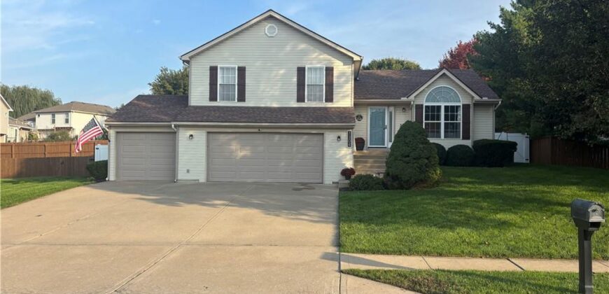 1304 NE 104th Place, Kansas City, MO 64155