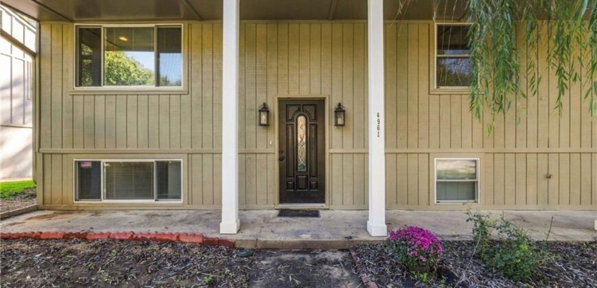 4961 NW Woody Creek Lane, Kansas City, MO 64151