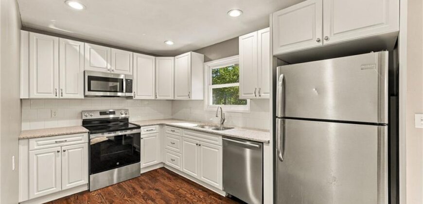 4961 NW Woody Creek Lane, Kansas City, MO 64151