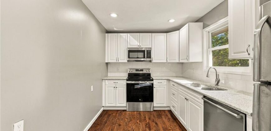 4961 NW Woody Creek Lane, Kansas City, MO 64151
