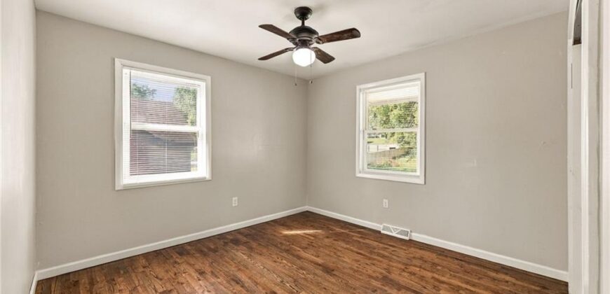 4961 NW Woody Creek Lane, Kansas City, MO 64151