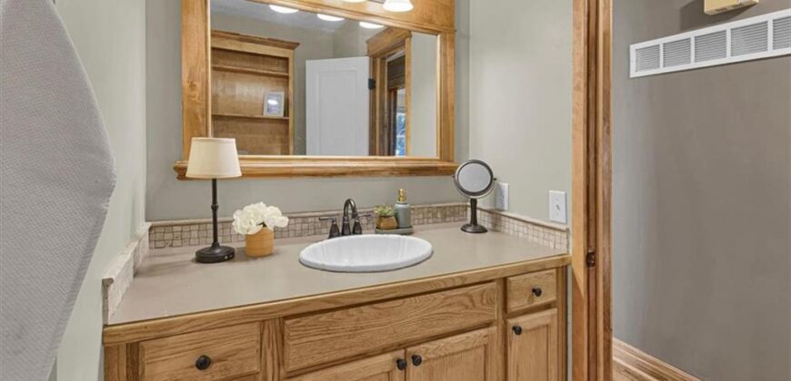 112 W 8th Street, Kearney, MO 64060
