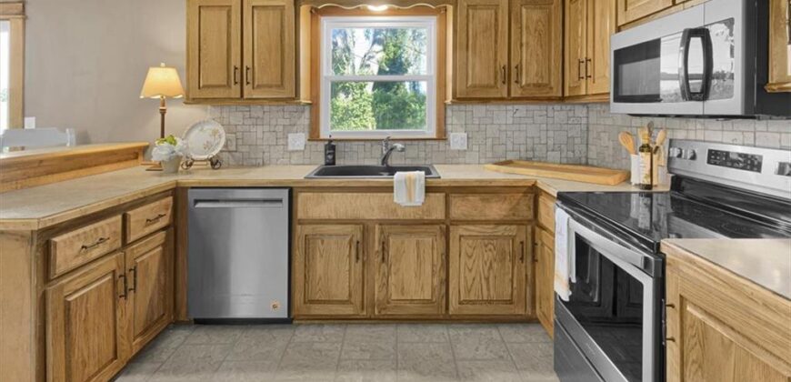 112 W 8th Street, Kearney, MO 64060
