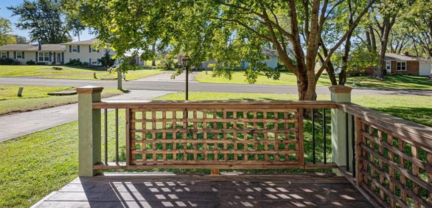 112 W 8th Street, Kearney, MO 64060