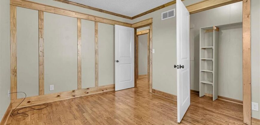 112 W 8th Street, Kearney, MO 64060