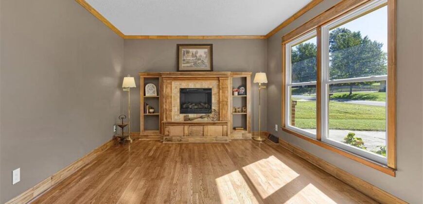 112 W 8th Street, Kearney, MO 64060