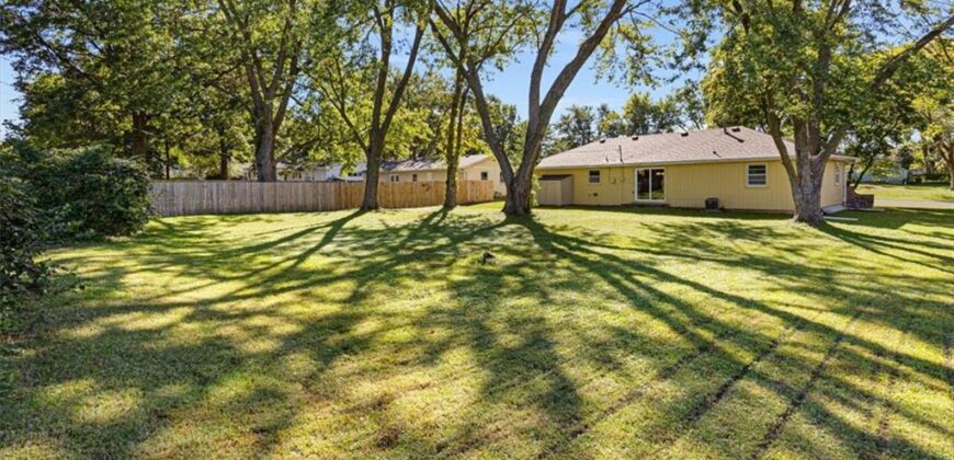 112 W 8th Street, Kearney, MO 64060