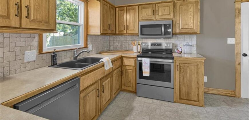 112 W 8th Street, Kearney, MO 64060