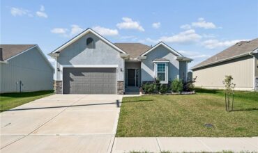 3725 NW Old Stagecoach Road, Kansas City, MO 64154