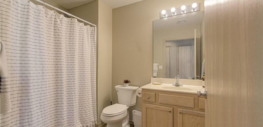 9807 N Potter Avenue, Kansas City, MO 64157