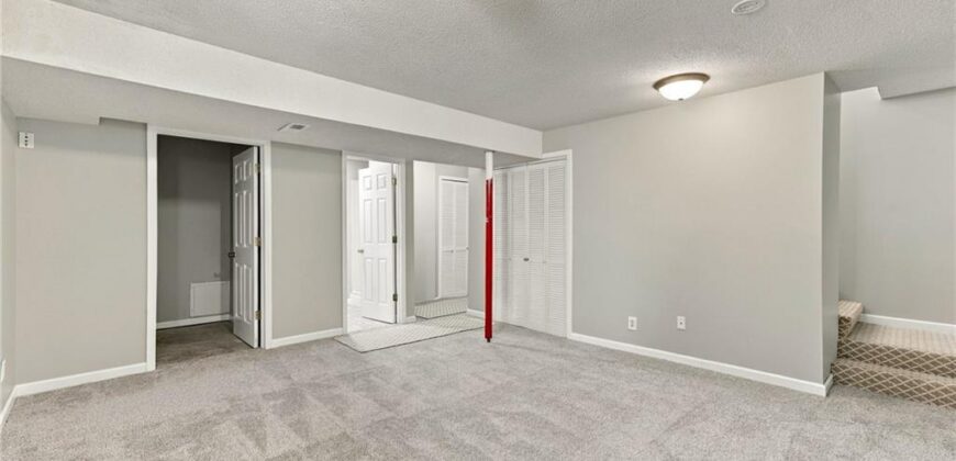 2222 Chanticleer Street, Excelsior Springs, MO 64024