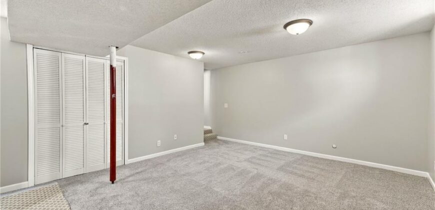 2222 Chanticleer Street, Excelsior Springs, MO 64024