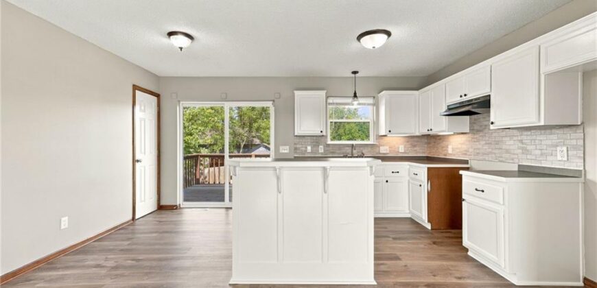 2222 Chanticleer Street, Excelsior Springs, MO 64024