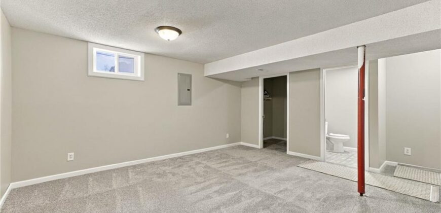 2222 Chanticleer Street, Excelsior Springs, MO 64024