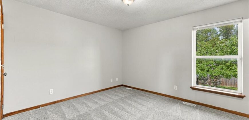 2222 Chanticleer Street, Excelsior Springs, MO 64024