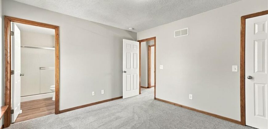 2222 Chanticleer Street, Excelsior Springs, MO 64024