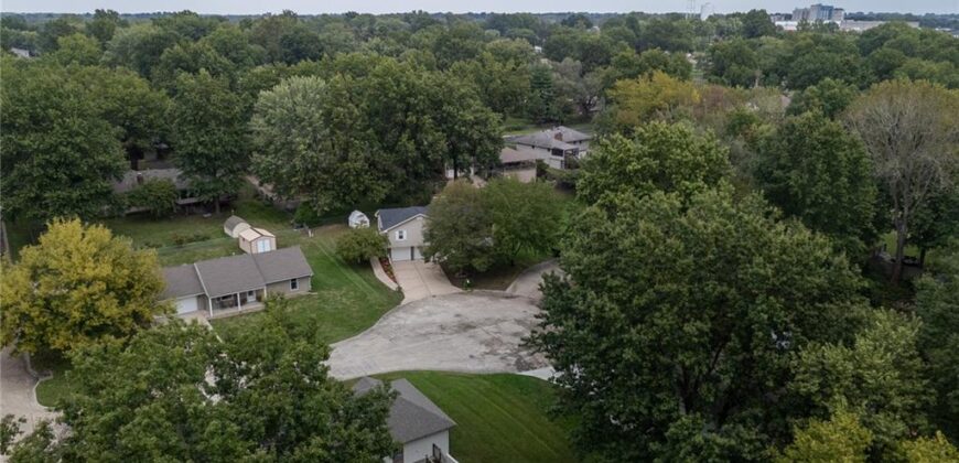 1909 Joy Circle, Excelsior Springs, MO 64024