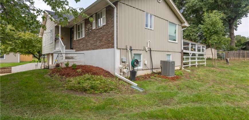 1909 Joy Circle, Excelsior Springs, MO 64024