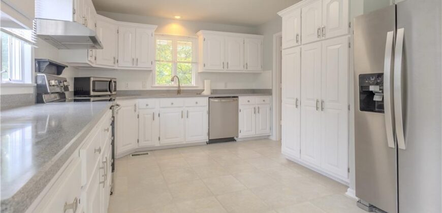 1909 Joy Circle, Excelsior Springs, MO 64024
