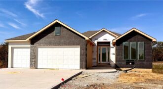 8404 NW 90th Terrace, Kansas City, MO 64153