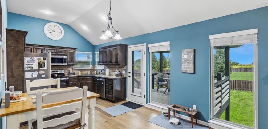 1002 W 10th Avenue, Kearney, MO 64060