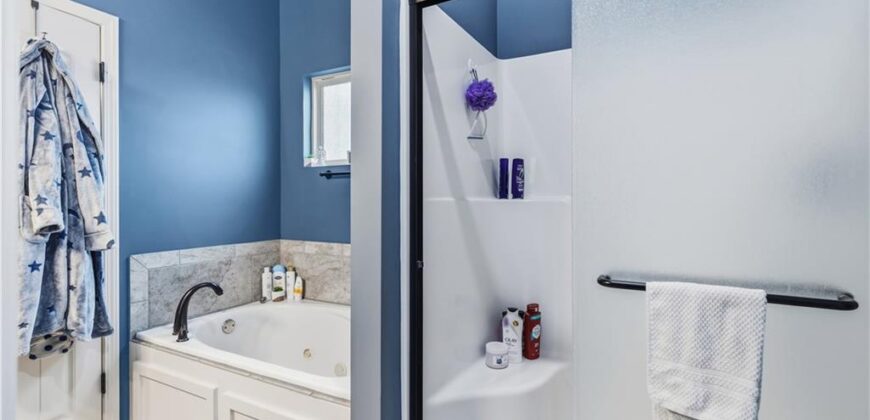 1002 W 10th Avenue, Kearney, MO 64060