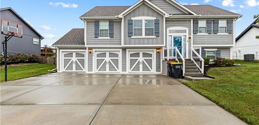 1002 W 10th Avenue, Kearney, MO 64060