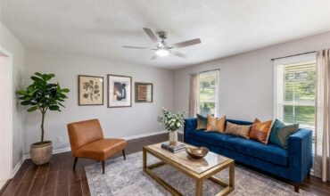 6739 NW Hilldale Drive, Kansas City, MO 64151