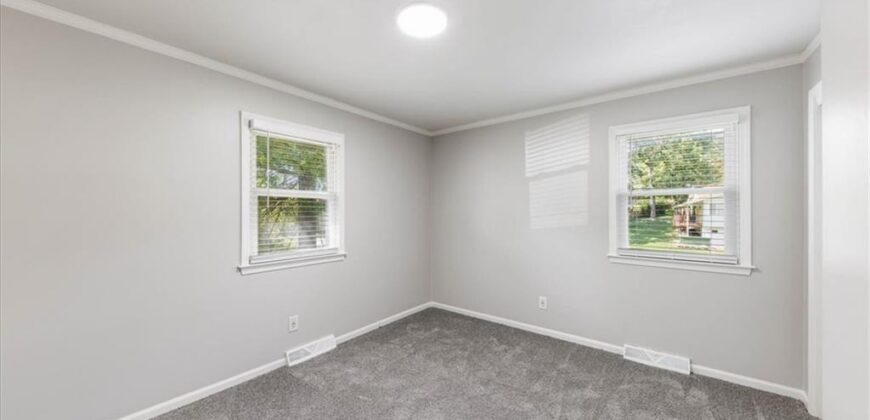 6739 NW Hilldale Drive, Kansas City, MO 64151