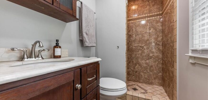 6739 NW Hilldale Drive, Kansas City, MO 64151
