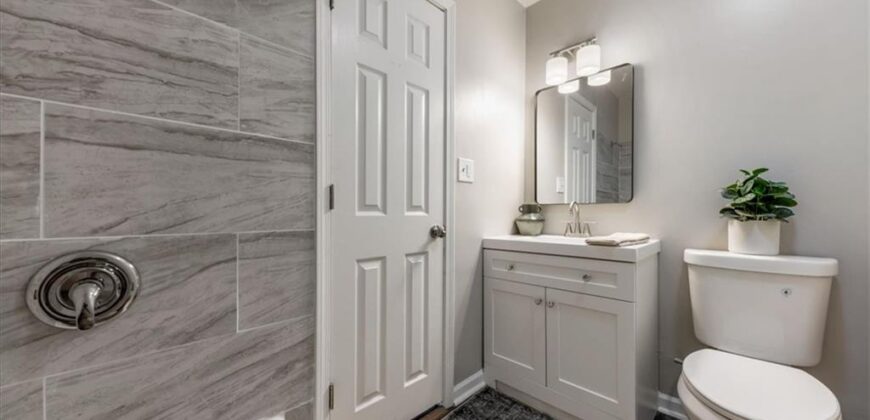 6739 NW Hilldale Drive, Kansas City, MO 64151